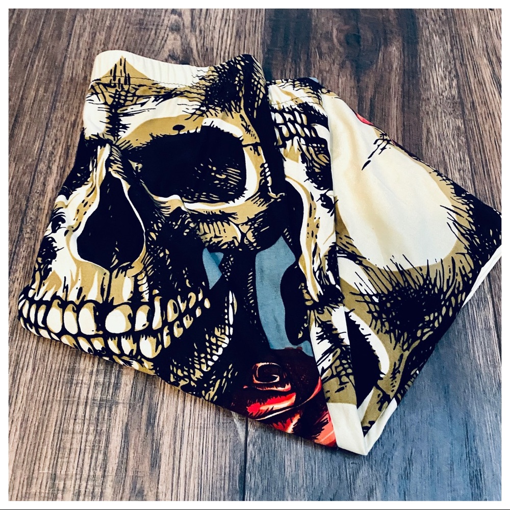 Skull roses print fabulous soft leggings - Picture 2 of 6